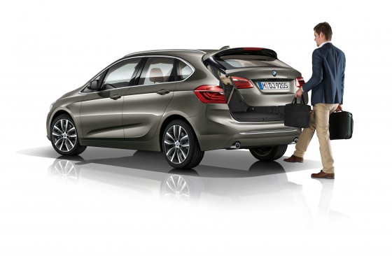 Ouverture coffre avec pied BMW Série 2 Active Tourer