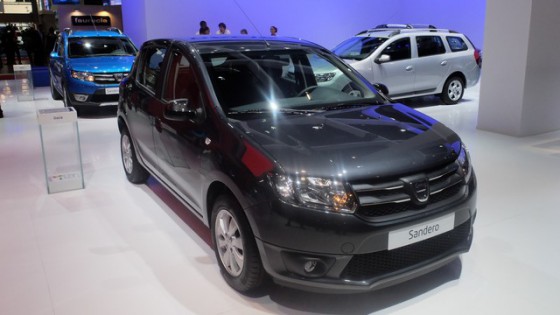 Sandero-Black-Touch