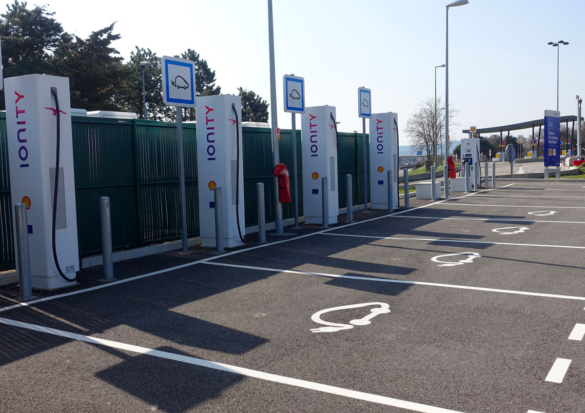 Bornes de recharge Ionity pour voiture électrique