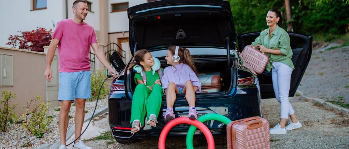 Voiture électrique d'une famille