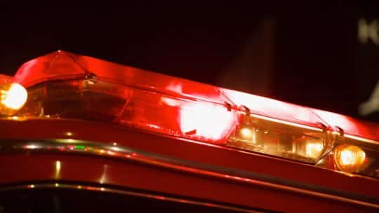 Un gyrophare rouge sur un utilitaire